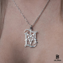 Cargar imagen en el visor de la galería, The Mark of Ahriman pendant in 925 silver – gothic sigil design