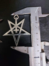 Lade das Bild in den Galerie-Viewer, Signature Pentagram Necklace with 2 Logo chain
